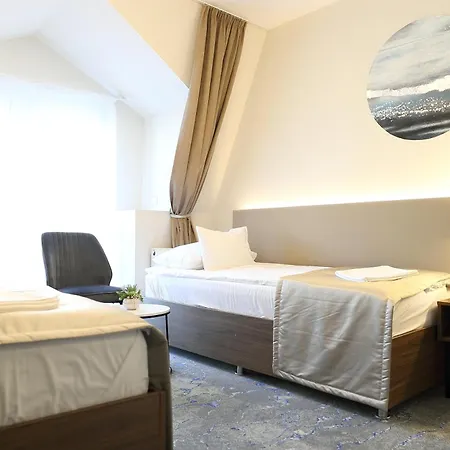 Crystal Hotel 4*