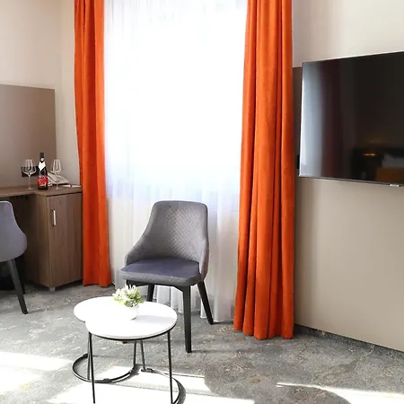 Hotel Crystal 4*